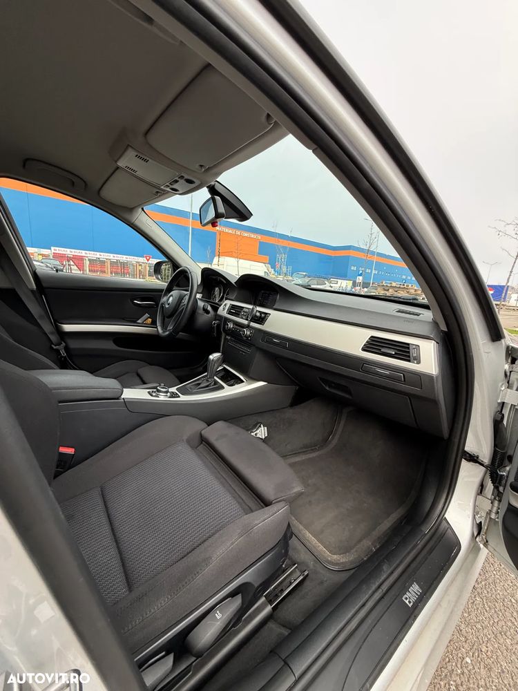 BMW Seria 3 318i Aut. - 20