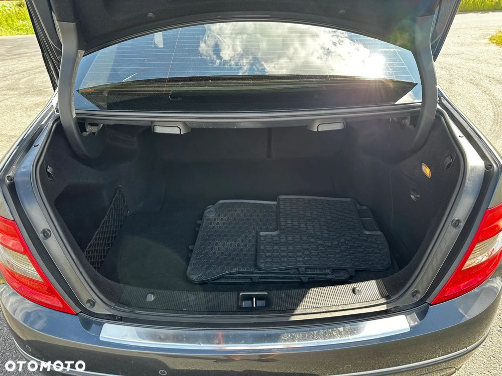 Mercedes-Benz Klasa C 200 CDI DPF Automatik BlueEFFICIENCY Avantgarde - 30