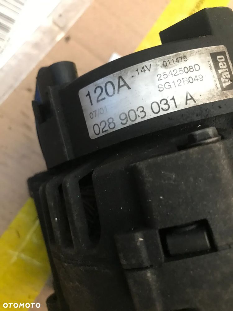 ALTERANTOR 028903031A - 2