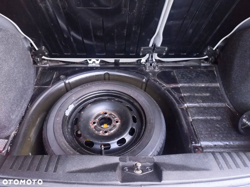 Ford Fiesta 1.4 Ghia - 32