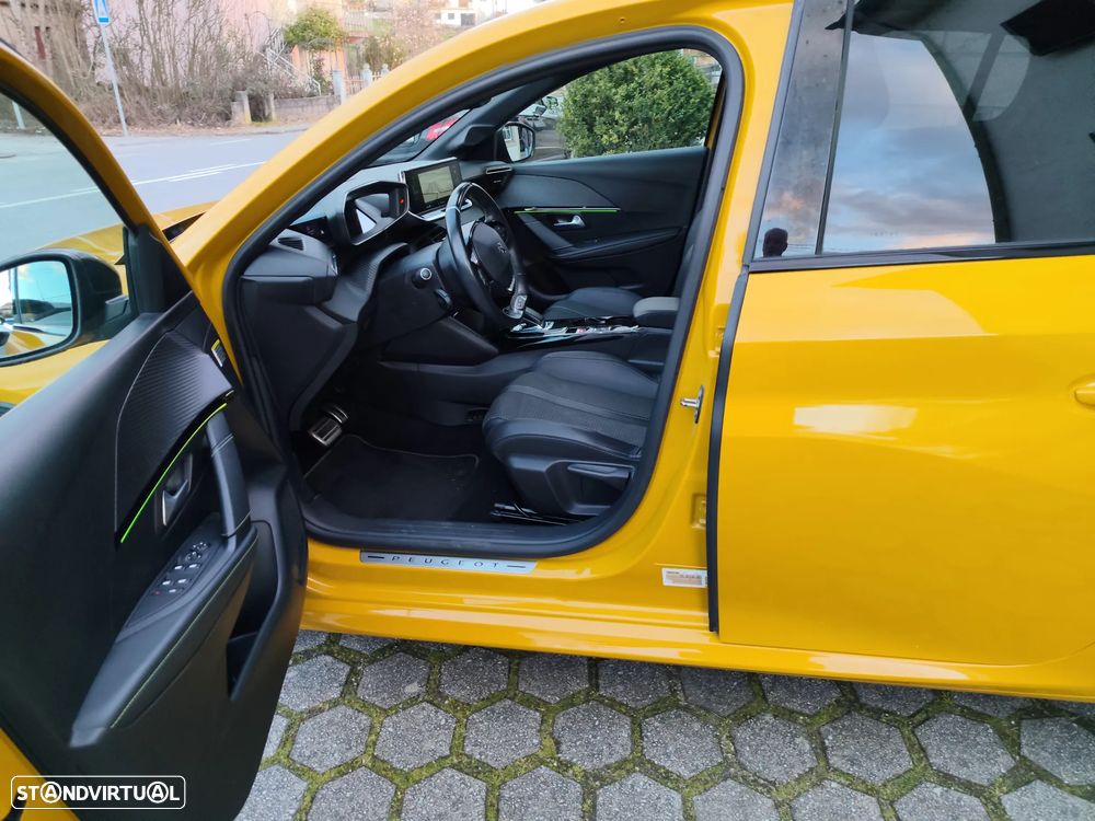 Peugeot e-208 GT - 6