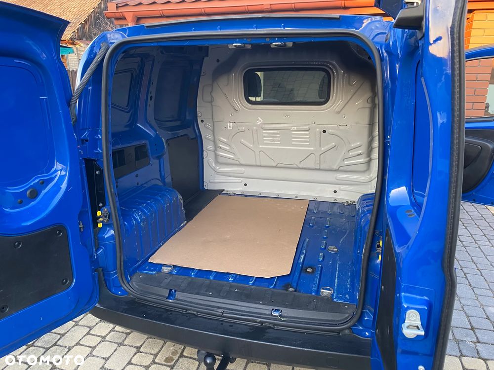 Fiat Fiorino Kombi 8V Base - 10