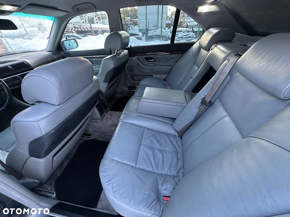 BMW Seria 7 728i - 19