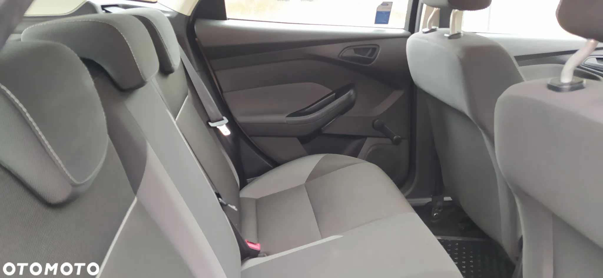 Ford Focus 1.6 Ambiente - 6