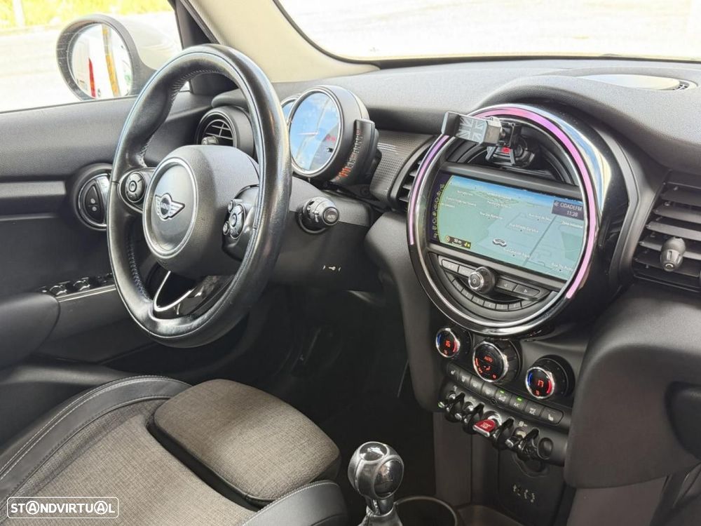 MINI 5 Portas Cooper D 4Business - 18