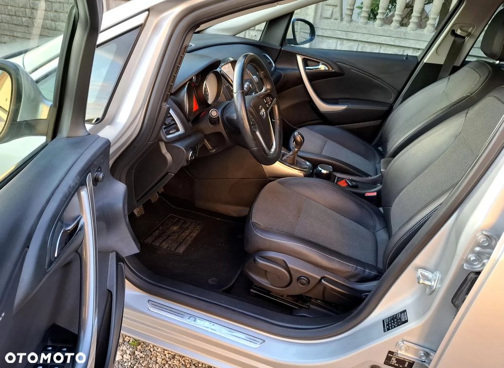 Opel Astra 1.4 Turbo Cosmo - 12