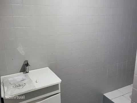 Vende Espaço Comercial Av. João XXI 72B - Grande imagem: 4/11