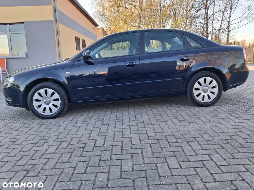 Audi A4 Limousine - 11