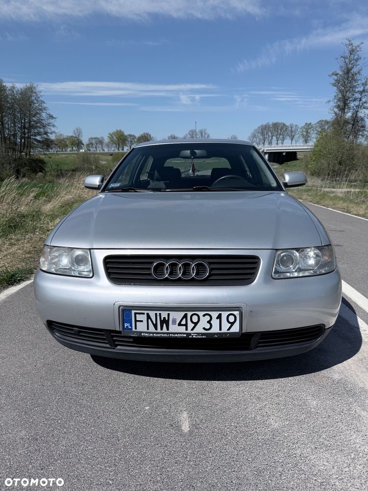 Audi A3 3-drzwiowe 1.6 Attraction - 2