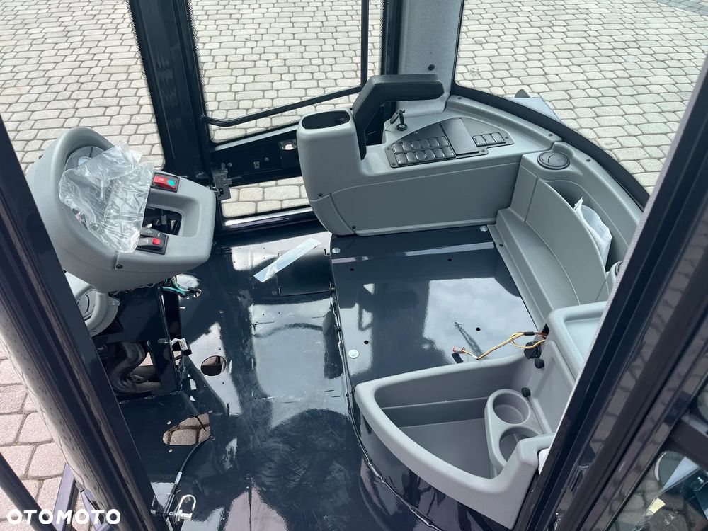 KABINA  MINI KOPARKA ŁADOWARKA Schäffer SK31 BOBCAT GIANT AVANT 11787netto - 10