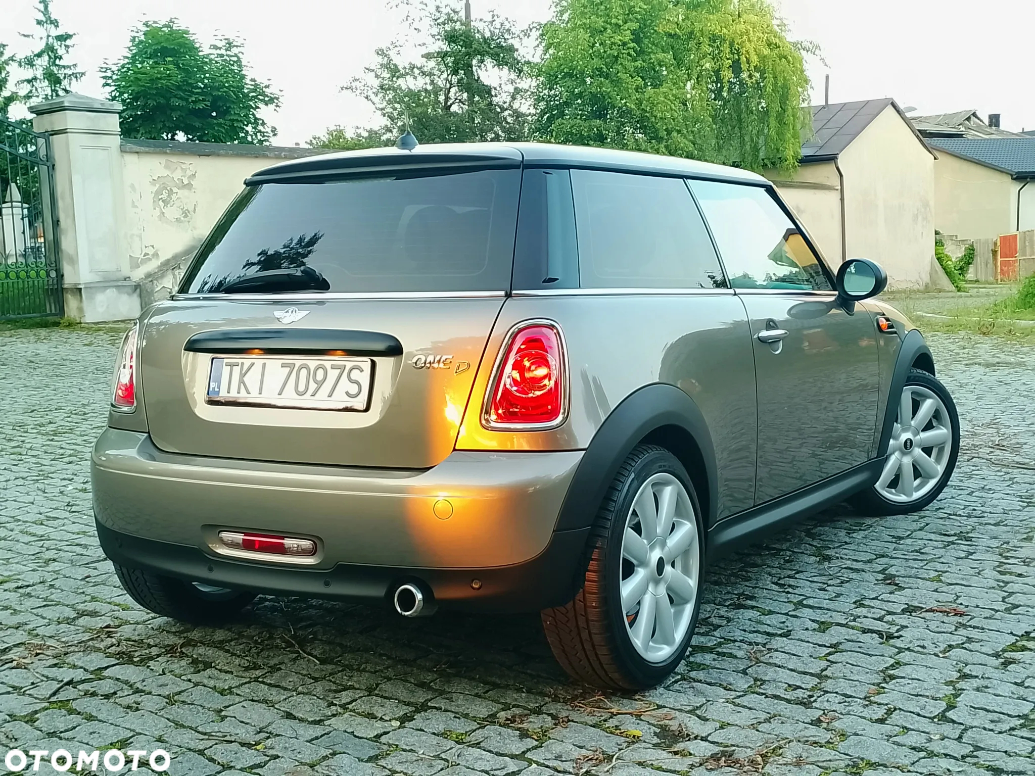 MINI ONE - 13