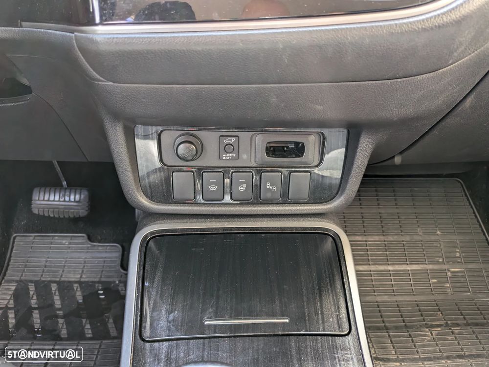 Mitsubishi Outlander 2.0 Intense - 20