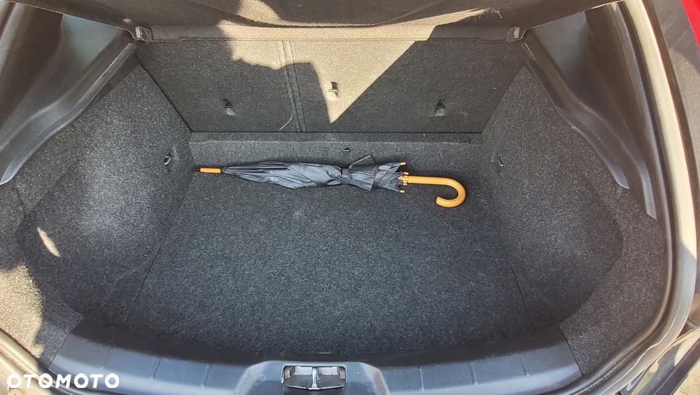 Volvo V40 D2 Momentum - 17