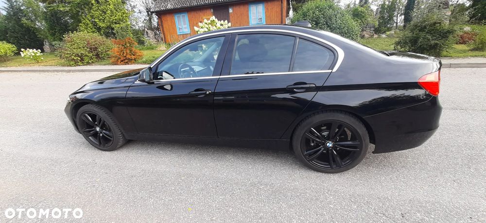 BMW Seria 3 328i - 5