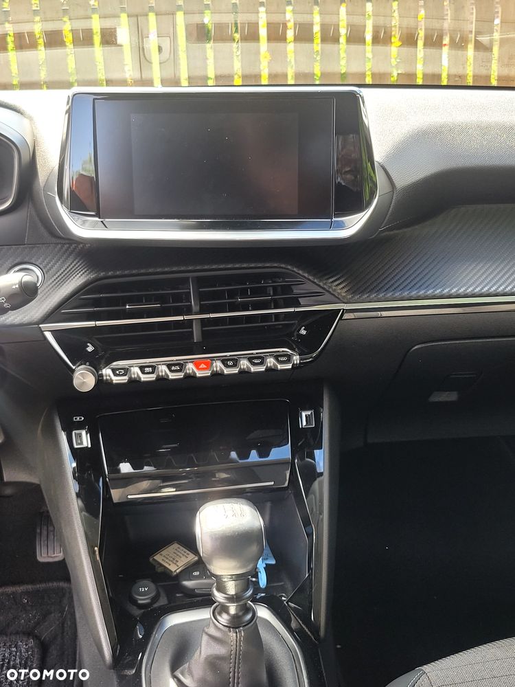 Peugeot 208 - 9