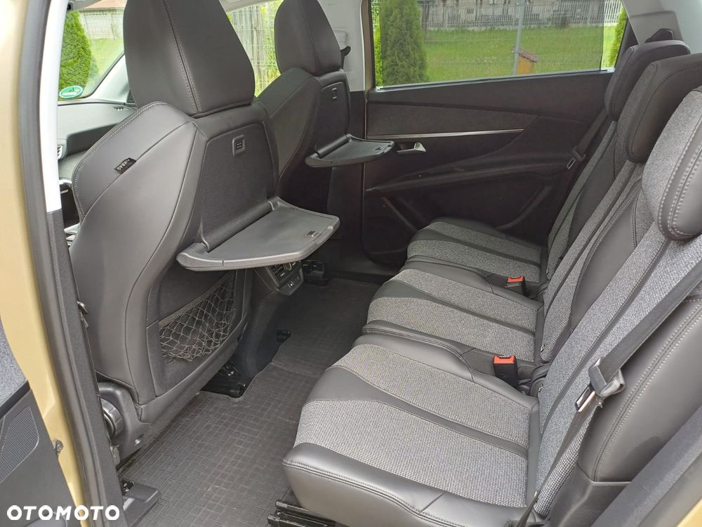 Peugeot 5008 - 13