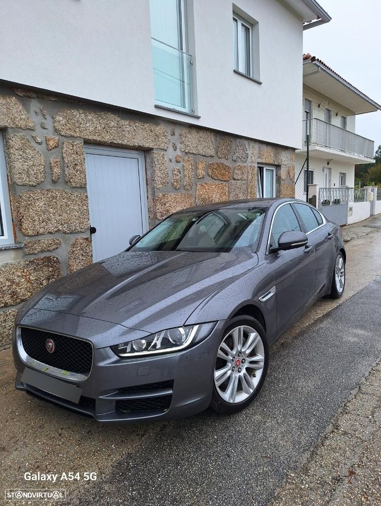 Jaguar XE 2.0 D Prestige AWD Aut. - 1