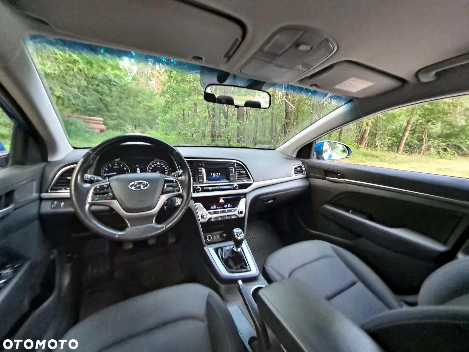 Hyundai Elantra 1.6 Comfort - 4