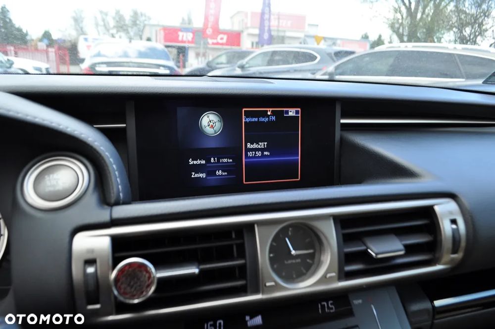 Lexus IS 200t Prestige - 17