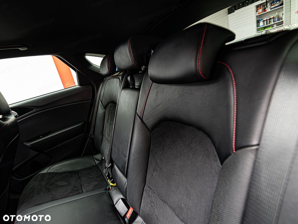 Kia ProCeed 1.6 T-GDI GT DCT - 27