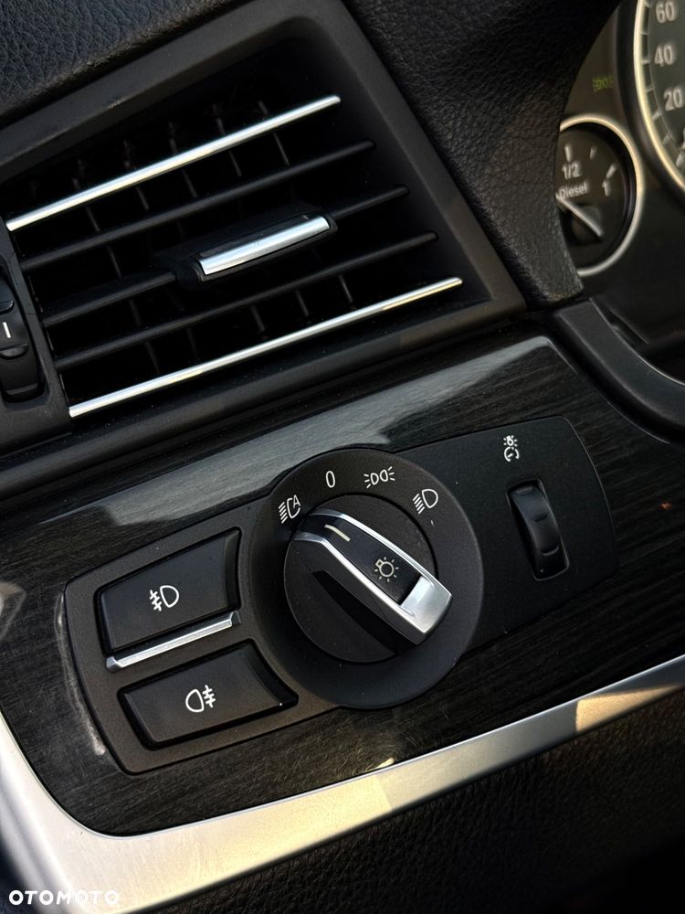 BMW Seria 5 525d - 12