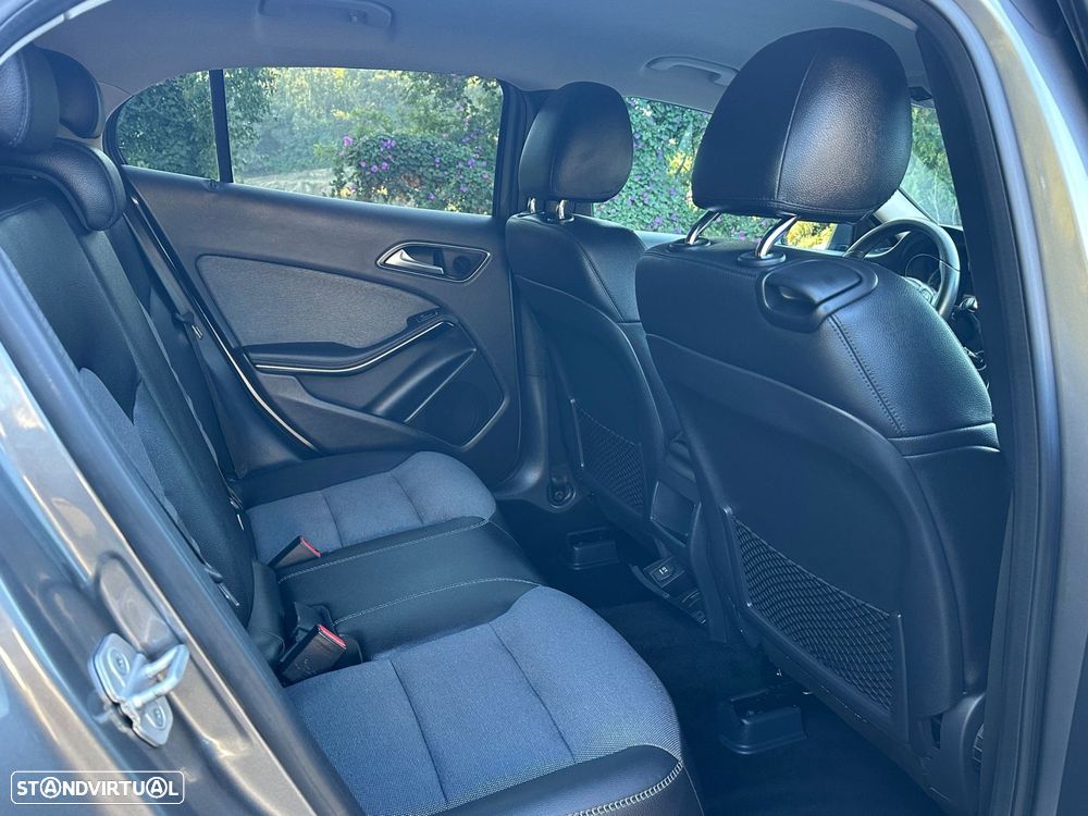 Mercedes-Benz GLA 180 d 7G-DCT Urban - 22