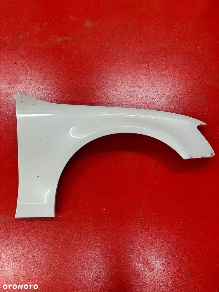 BŁOTNIK BIAŁY PRZEDNI PRAWY AUDI A4 B8 8K0 - 1