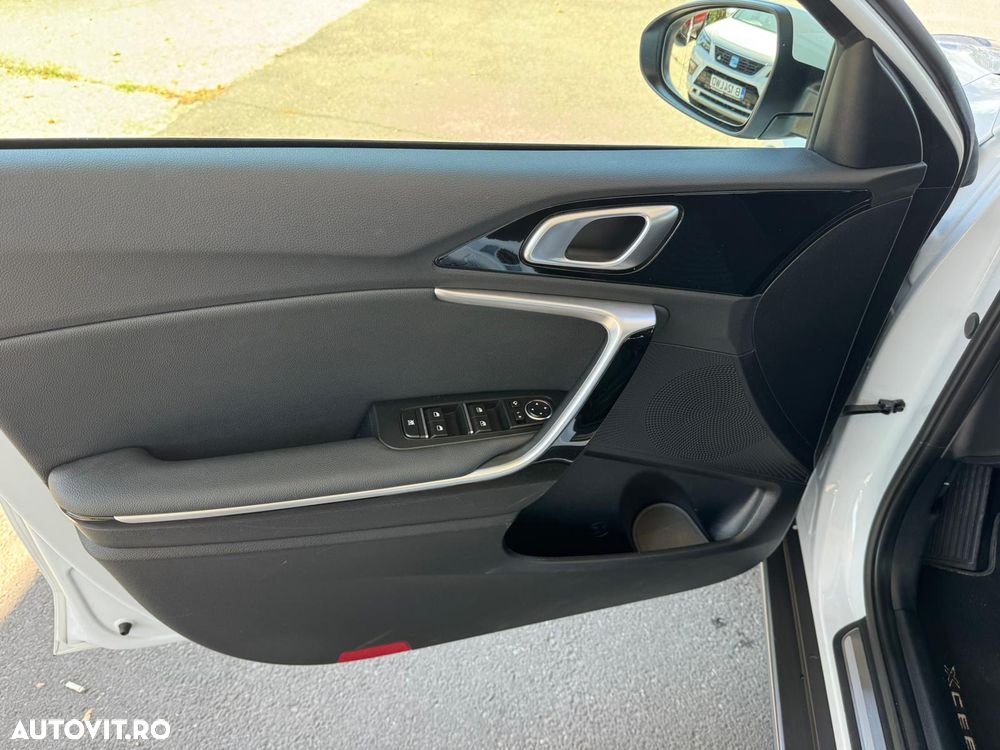 Kia XCeed 1.6 GDI 6DCT PHEV Vision - 9