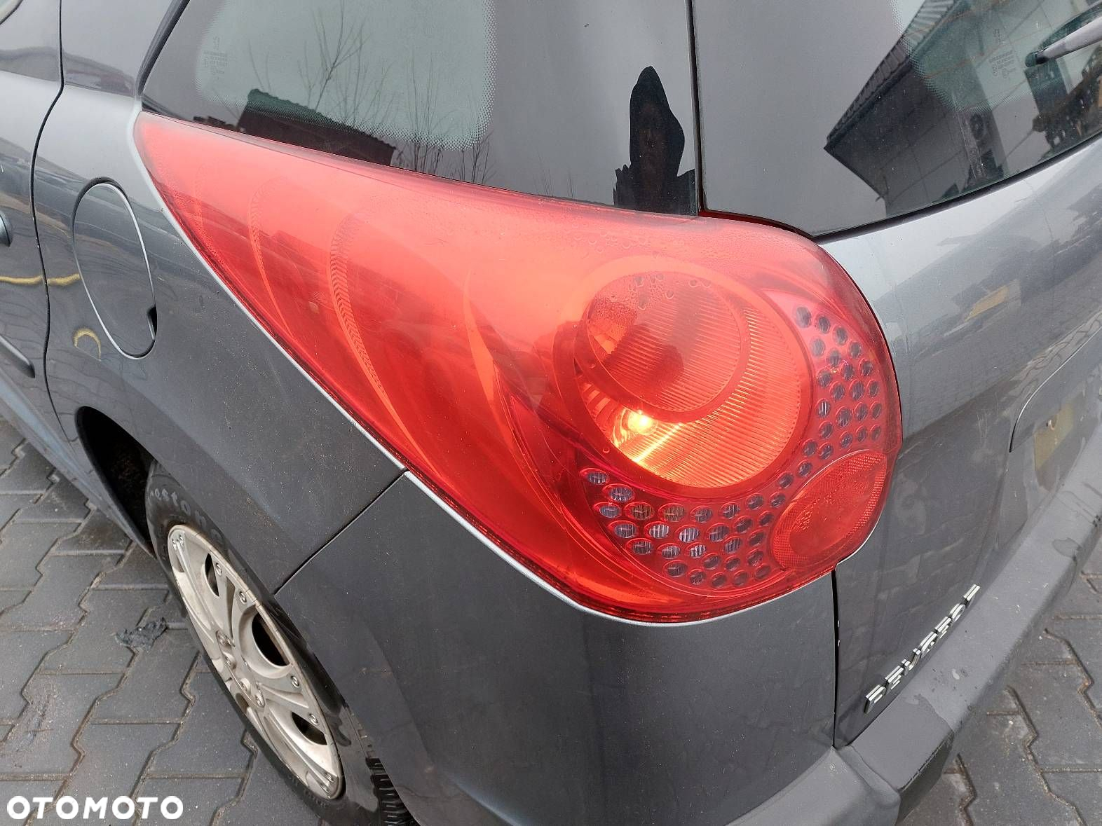 KOMPLETNY TYŁ KLAPA ZDERZAK LAMPA PEUGEOT 207 I SW LIFT KTH - 2