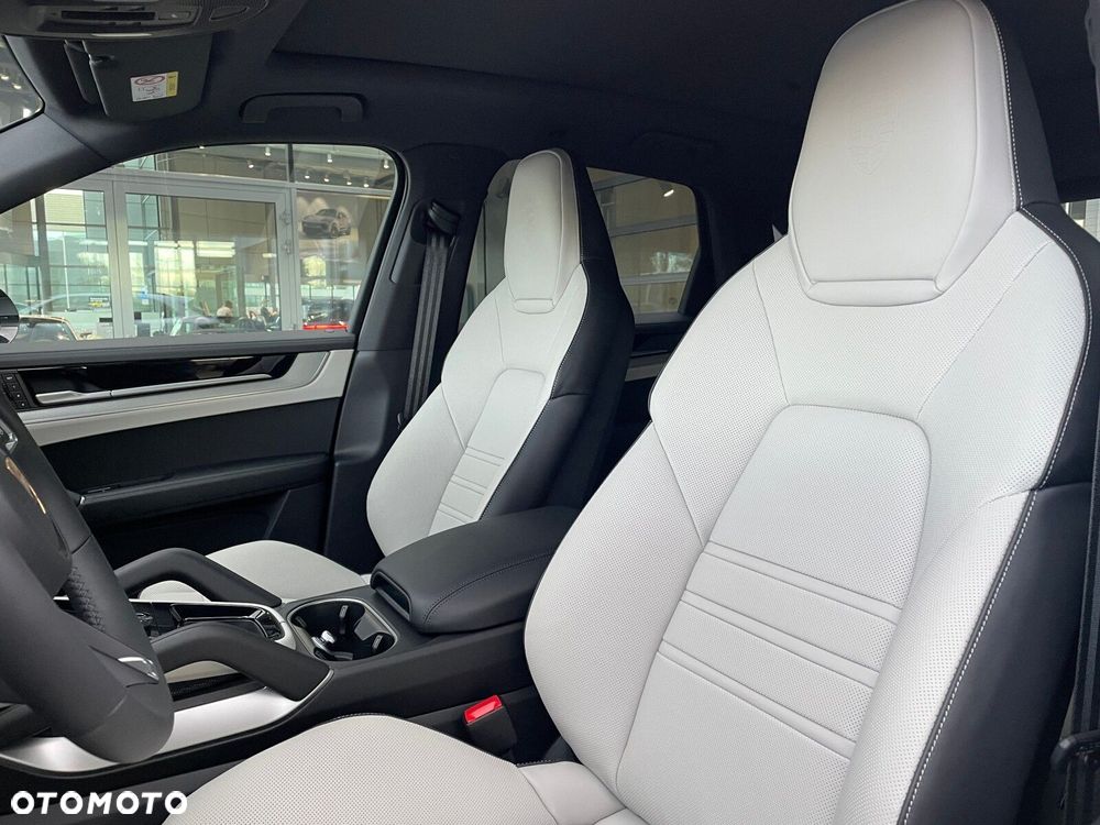 Porsche Cayenne - 18