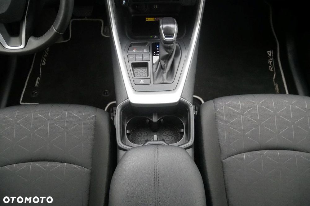 Toyota RAV4 - 11