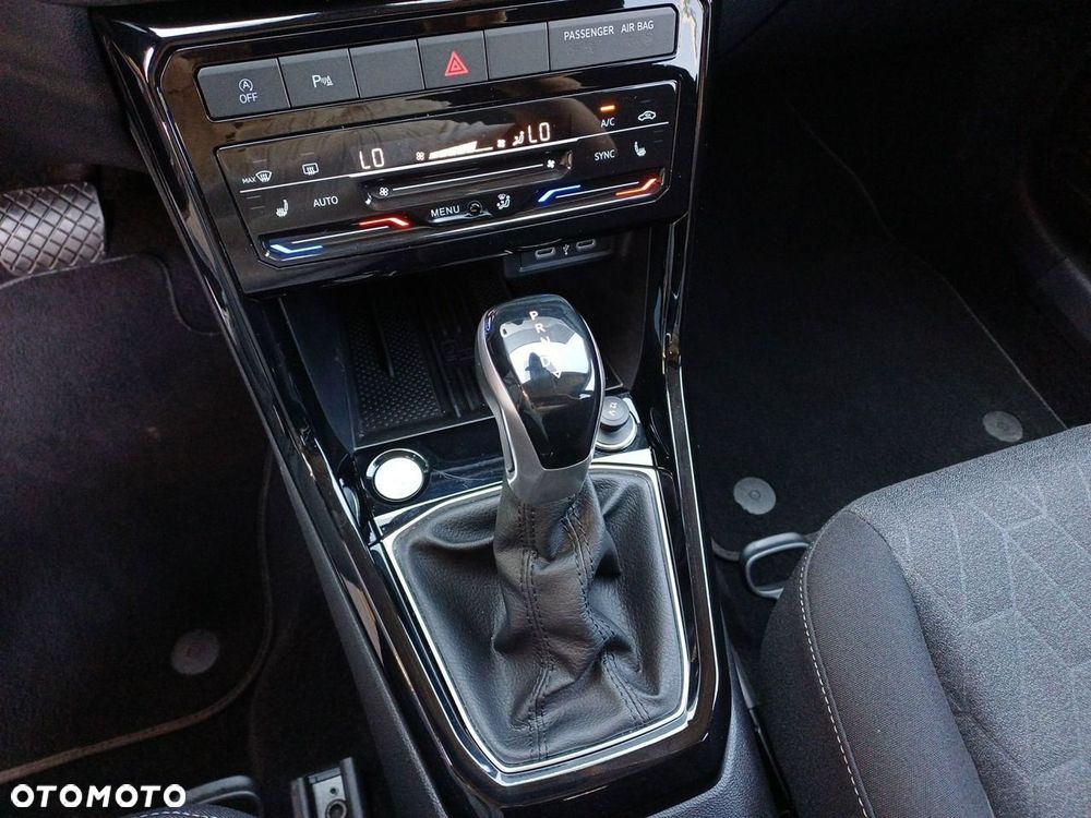 Volkswagen T-Cross - 21
