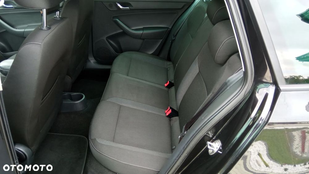 Skoda RAPID - 16
