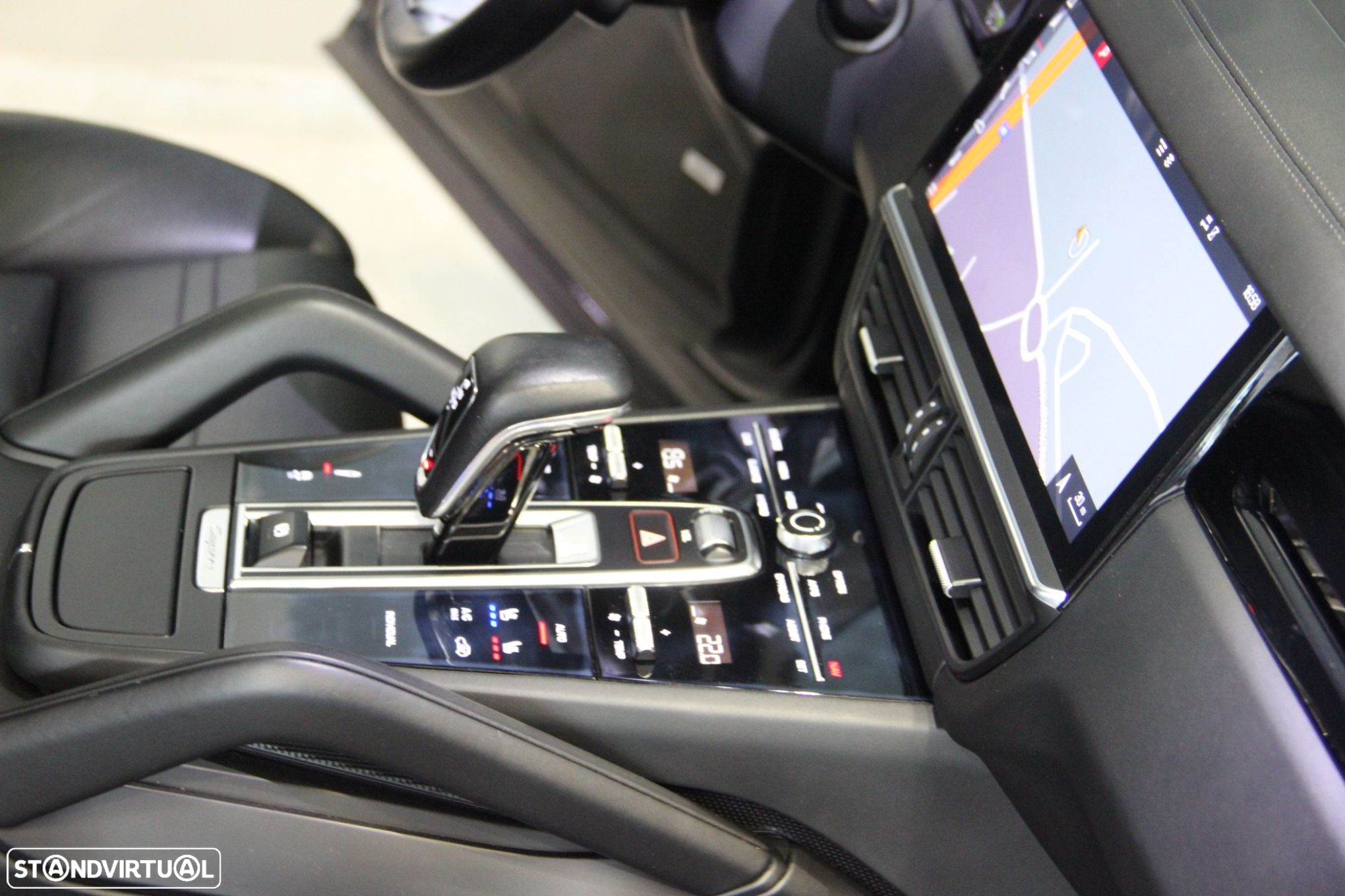 Porsche Cayenne E-Hybrid Platinum Edition - 28