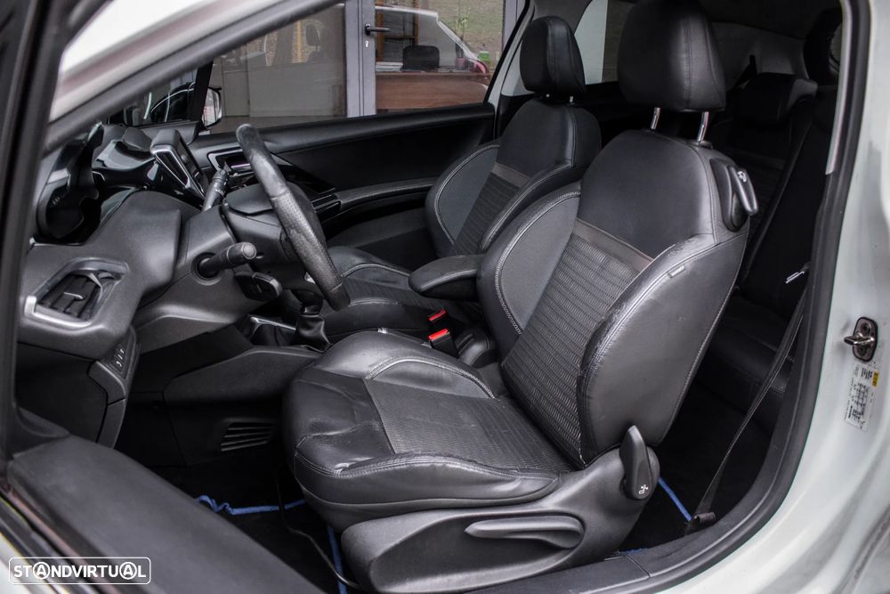 Peugeot 208 e-HDi FAP 92 Stop&Start Allure - 23