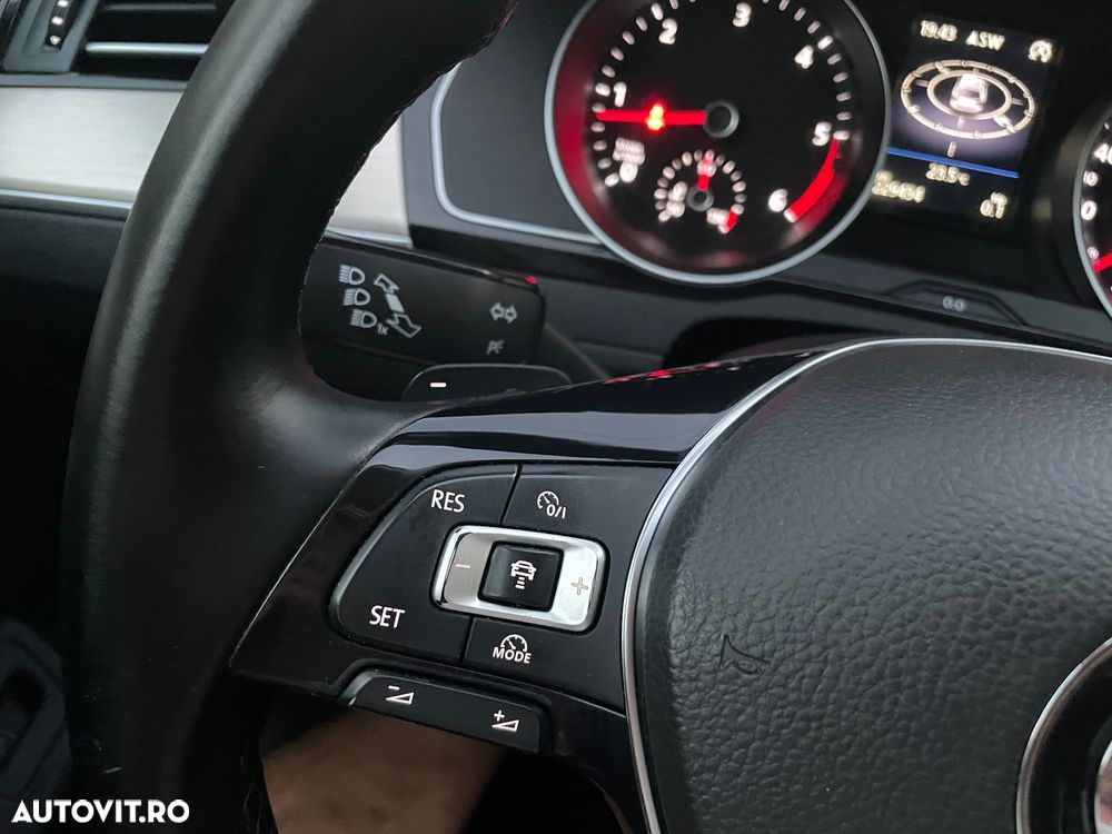 Volkswagen Passat - 30