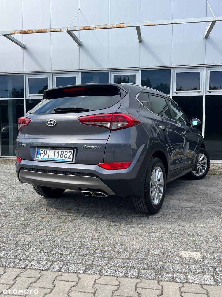 Hyundai Tucson 2.0 CRDI BlueDrive Style 2WD - 18