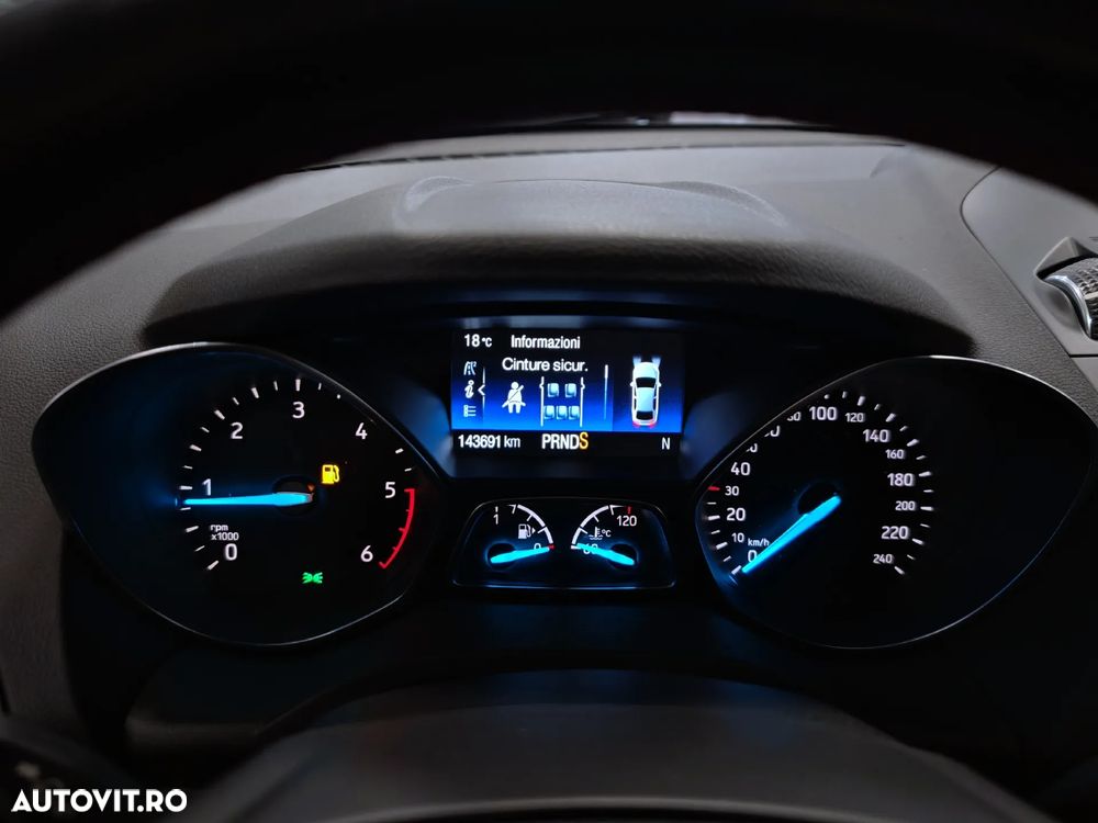 Ford Kuga 1.5 TDCi 2x4 Aut. ST-Line - 18