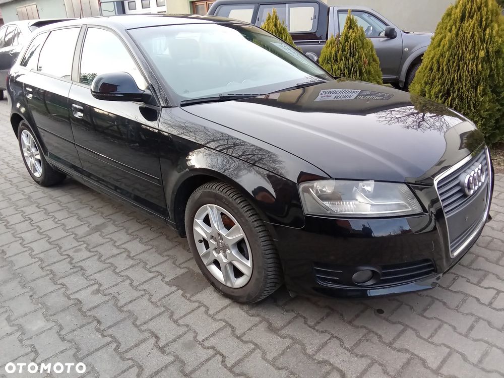 Audi A3 Sportback 1.6 TDI DPF Ambiente - 1