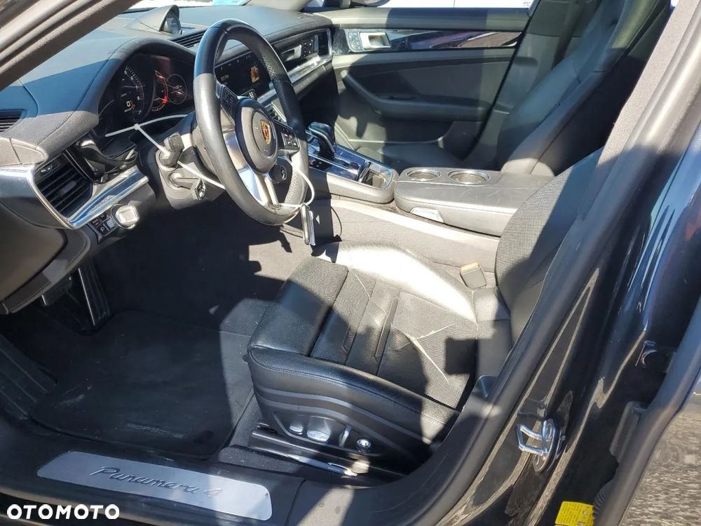 Porsche Panamera - 7