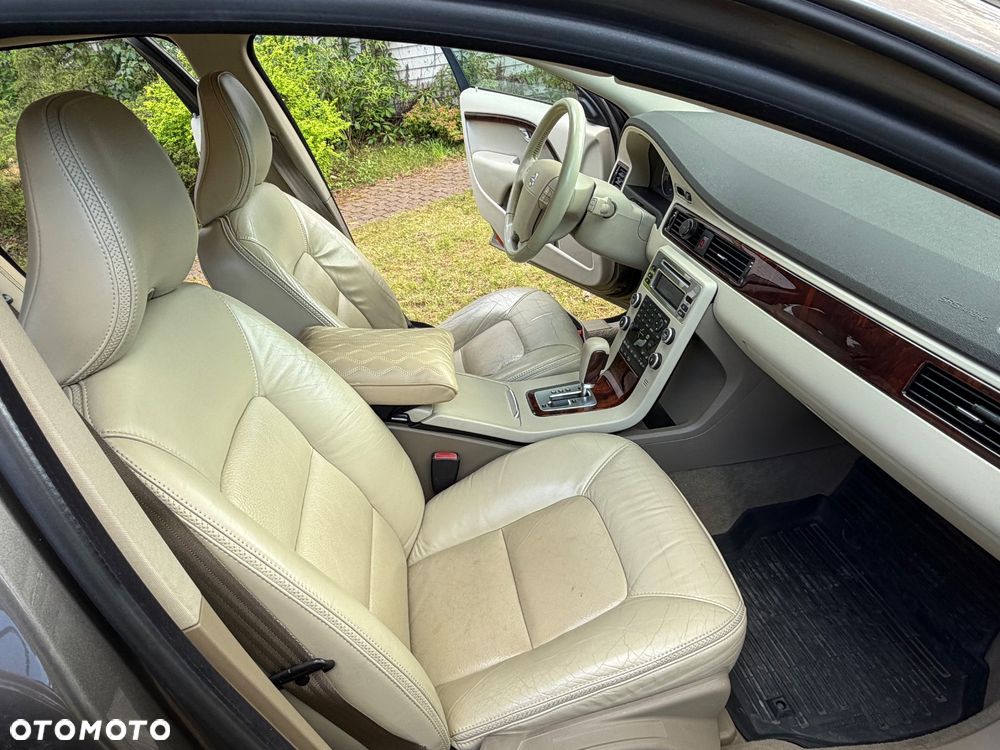 Volvo XC 70 - 21