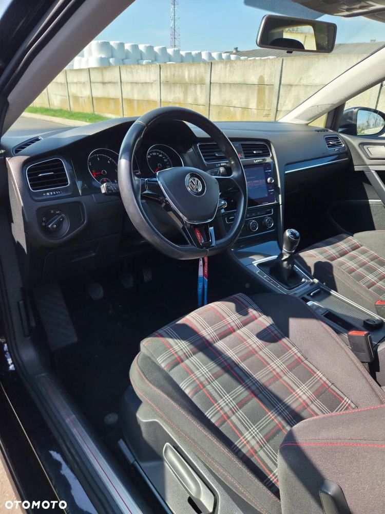 Volkswagen Golf 1.6 TDI BlueMotion Trendline - 18