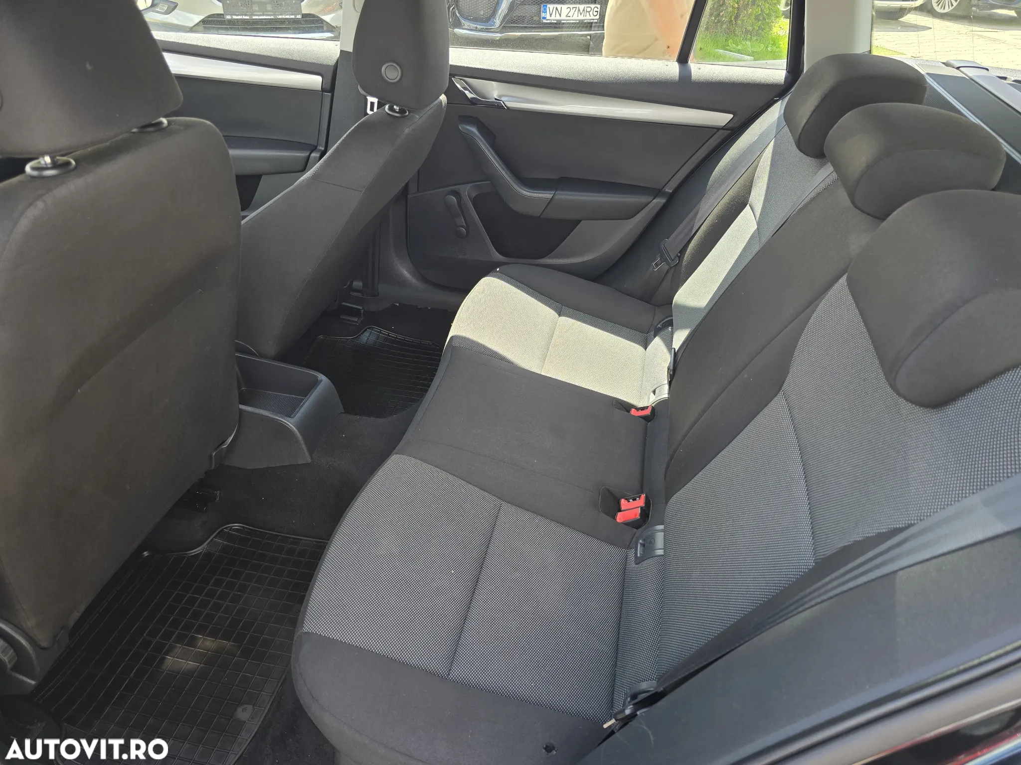 Skoda Octavia 1.6 TDI Ambiente - 9