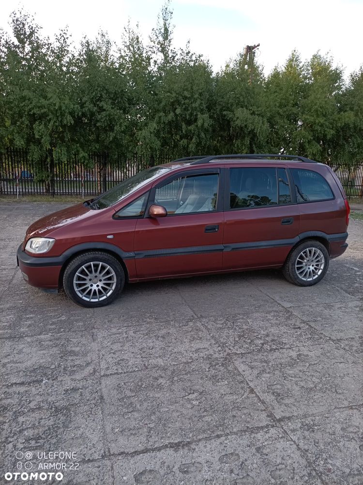 Opel Zafira 2.2 Executive - 6