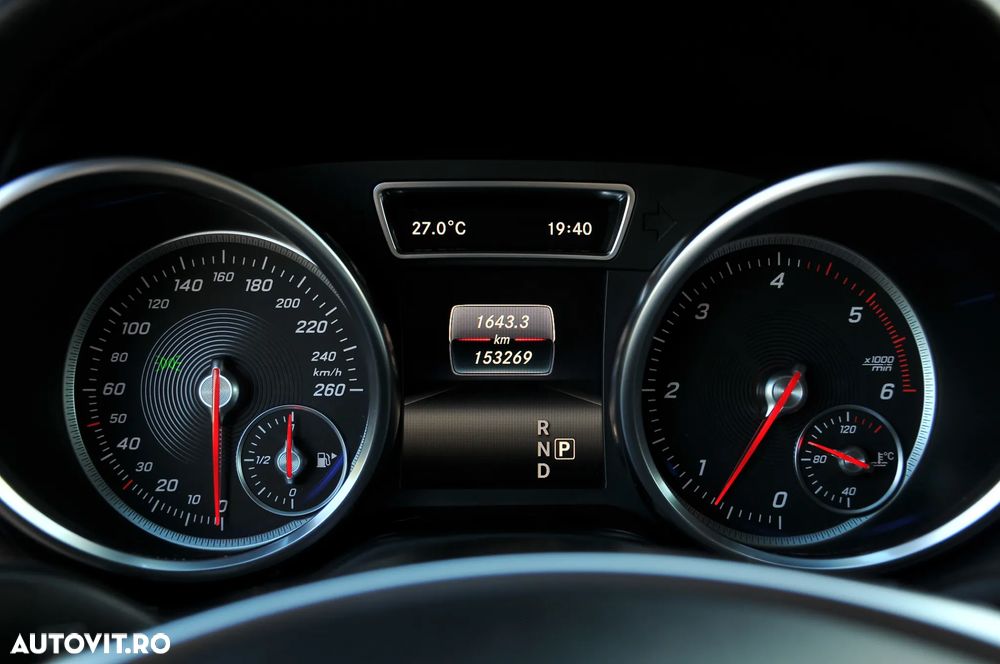 Mercedes-Benz GLE - 32