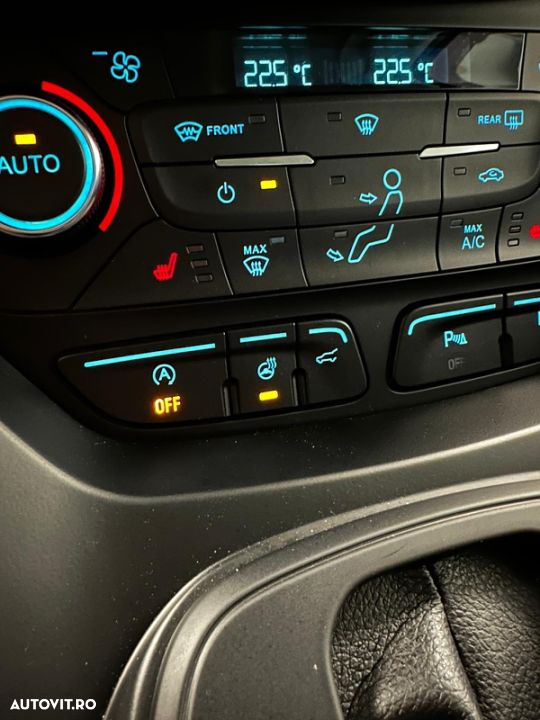 Ford Kuga 2.0 TDCi 4WD Powershift Titanium - 23