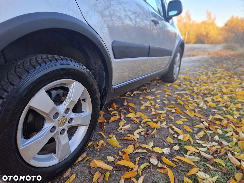 Suzuki SX4 2.0 DDiS Premium 4WD - 33