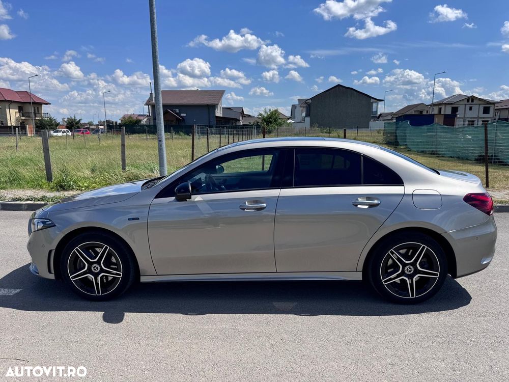 Mercedes-Benz A 250 e 8G-DCT Edition AMG Line - 11