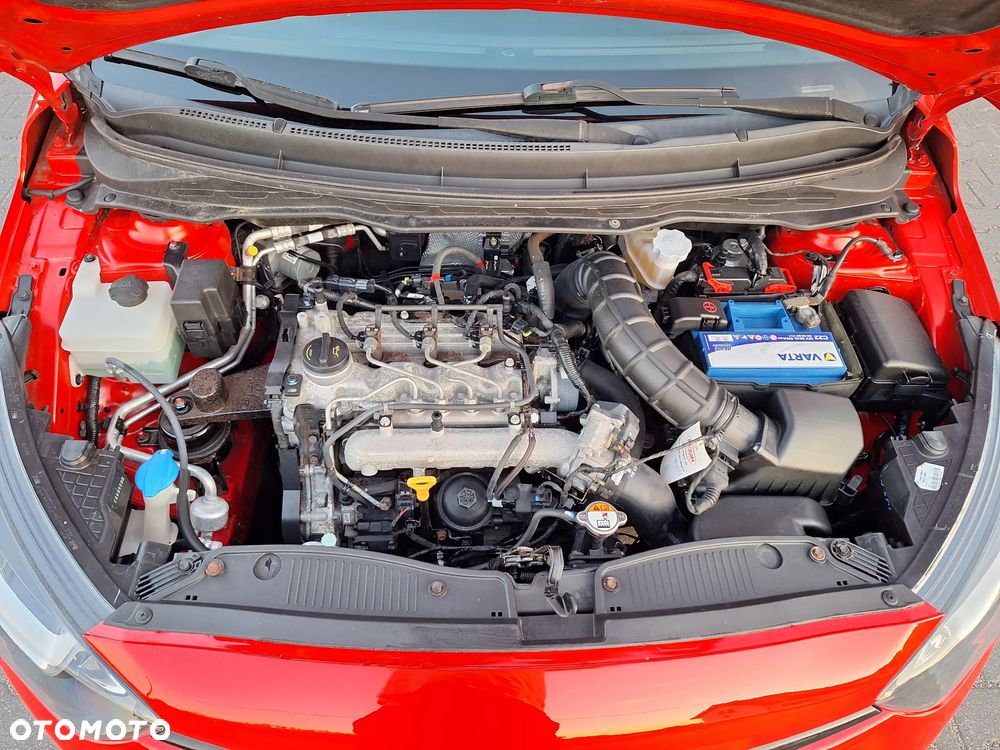 Hyundai i20 1.1 CRDi Trend - 8