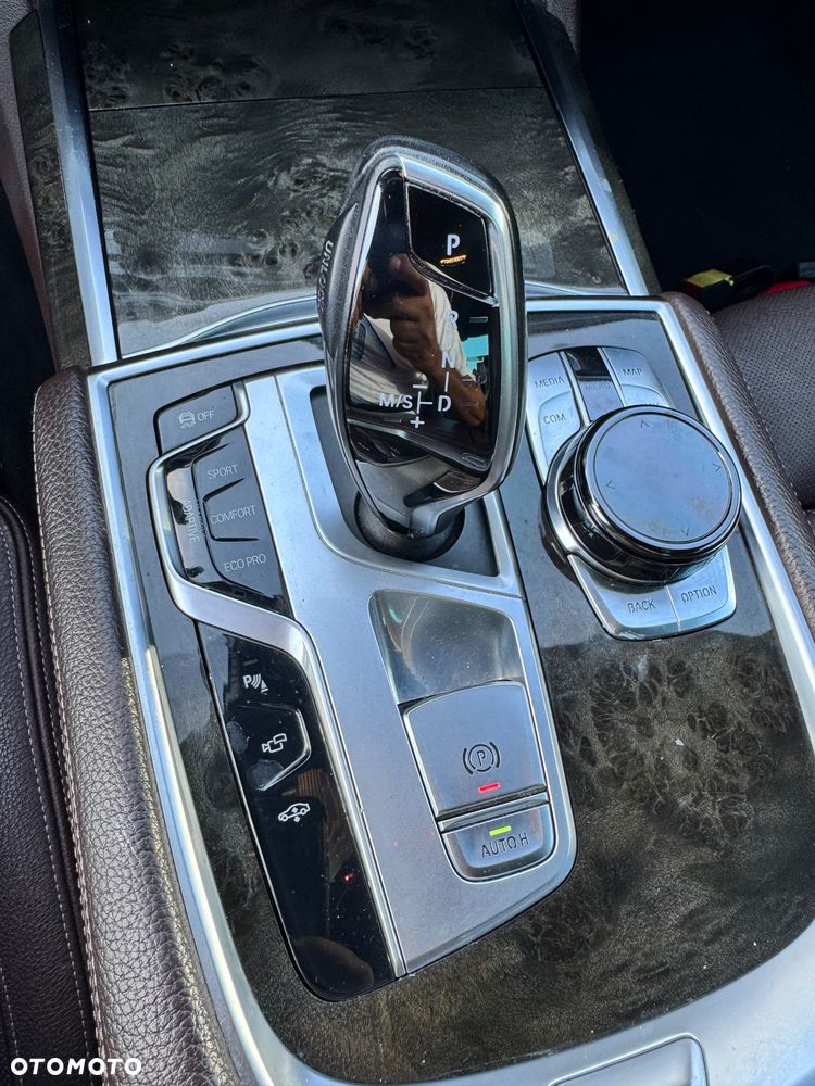 BMW Seria 7 730d xDrive - 16